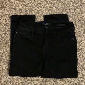 JUDY BLUE black cropped jeans